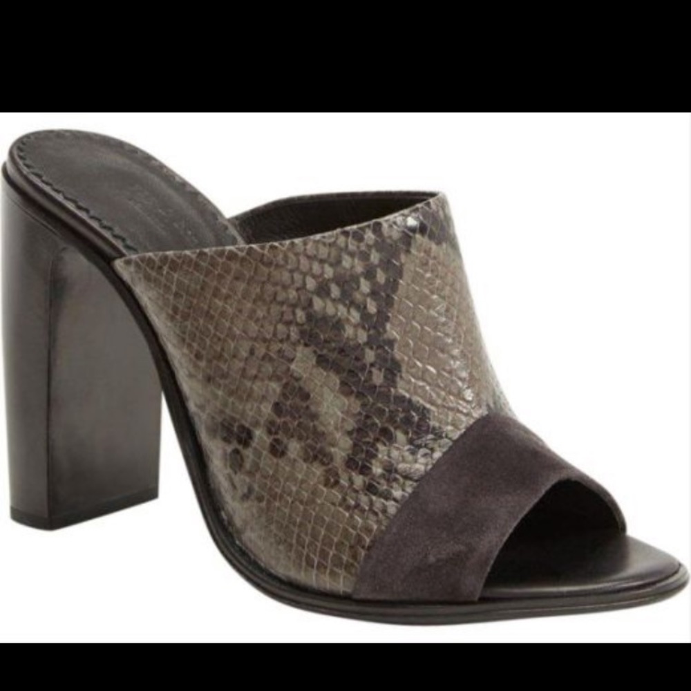❌❌SOLD❌❌ Rag & Bone Python Creme Tristan Heel